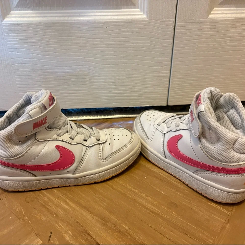 Nike Court Borough Mid 2 Sneakers in White and Pink Kids - Picture 3 of 6